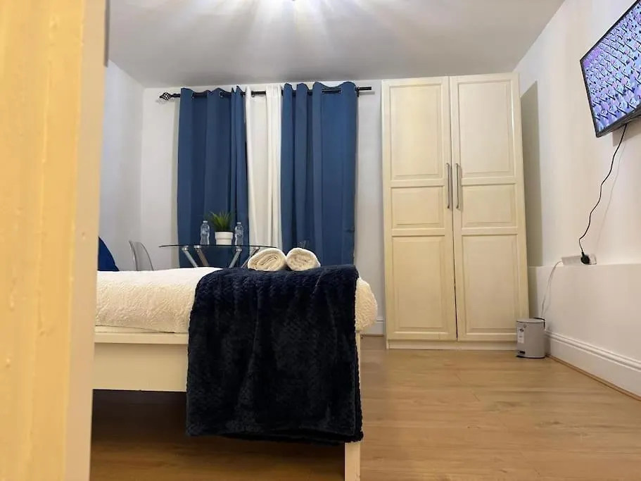 Riverside Haven Room 3 London United Kingdom